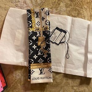 LOUIS VUITTON MONOGRAM CONFIDENTIAL BANDEAU